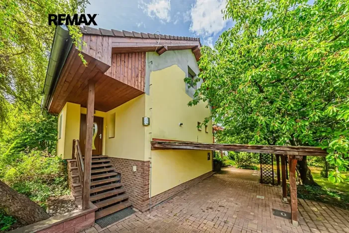 Prodej rodinného domu, Hřebeč, V háji, 165 m2