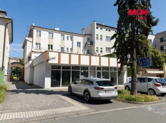 Pronájem obchodního prostoru, Pardubice, Smetanovo náměstí, 350 m2
