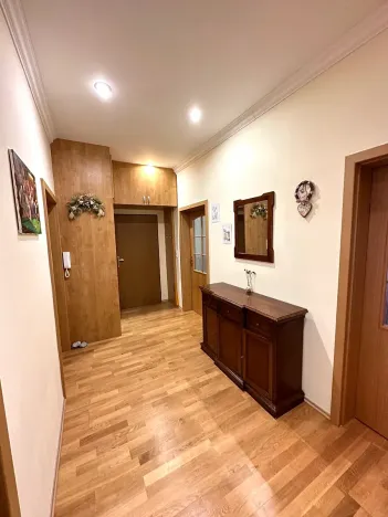 Prodej bytu 3+1, Karlovy Vary, Sadová, 112 m2