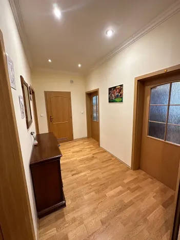 Prodej bytu 3+1, Karlovy Vary, Sadová, 112 m2