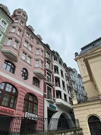 Prodej bytu 4+1, Karlovy Vary, Divadelní náměstí, 145 m2
