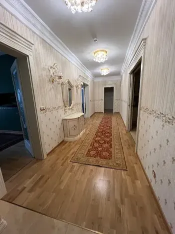 Prodej bytu 4+1, Karlovy Vary, Divadelní náměstí, 145 m2