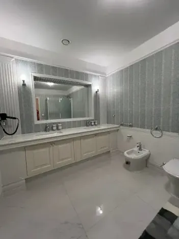 Prodej bytu 4+1, Karlovy Vary, Divadelní náměstí, 145 m2