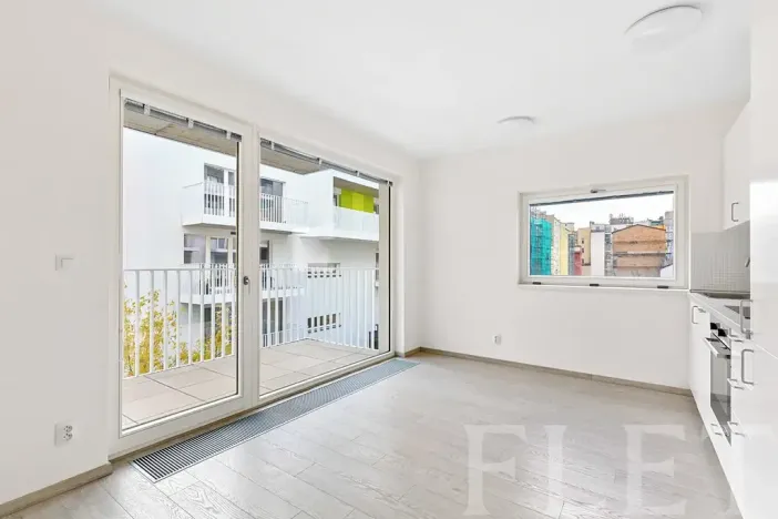 Pronájem bytu 1+kk, Praha - Karlín, Křižíkova, 31 m2