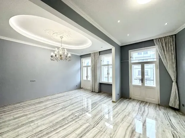 Prodej bytu 4+1, Karlovy Vary, Vřídelní, 160 m2
