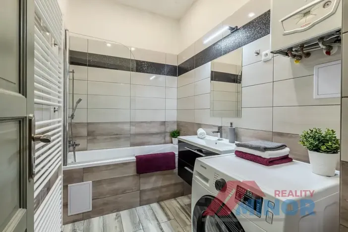 Prodej bytu 3+1, Slaný, Ouvalova, 98 m2