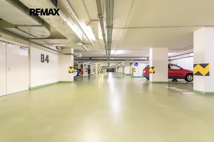 Pronájem bytu 1+kk, Praha - Žižkov, Ke kapslovně, 53 m2