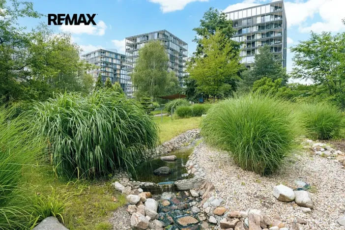 Pronájem bytu 1+kk, Praha - Žižkov, Ke kapslovně, 53 m2