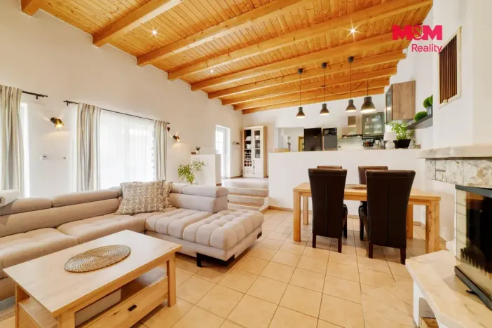 Prodej rodinného domu, Valy, Na Stráni, 238 m2