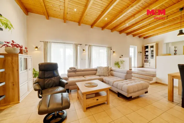 Prodej rodinného domu, Valy, Na Stráni, 238 m2