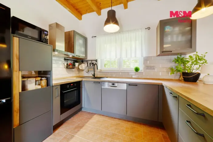 Prodej rodinného domu, Valy, Na Stráni, 238 m2