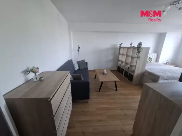Pronájem bytu 1+kk, Kolín - Kolín III, Roháčova, 42 m2