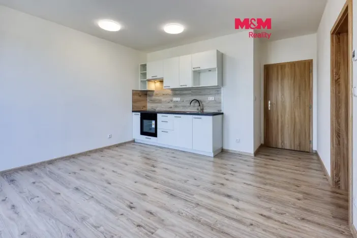 Pronájem bytu 1+kk, Chrást, Kolmá, 30 m2