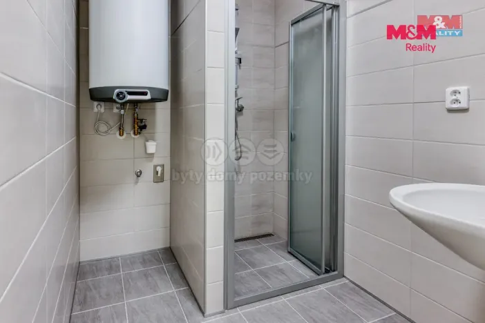 Pronájem bytu 1+kk, Chrást, Kolmá, 30 m2