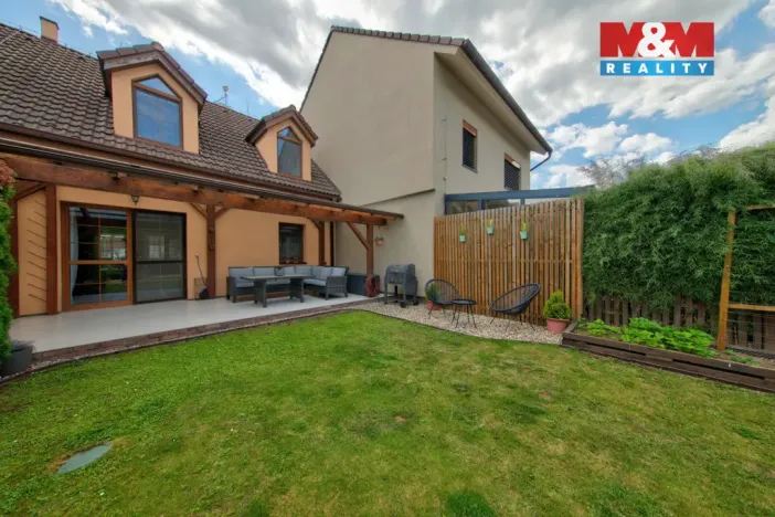 Prodej rodinného domu, Líbeznice, Ve Dvoře, 104 m2