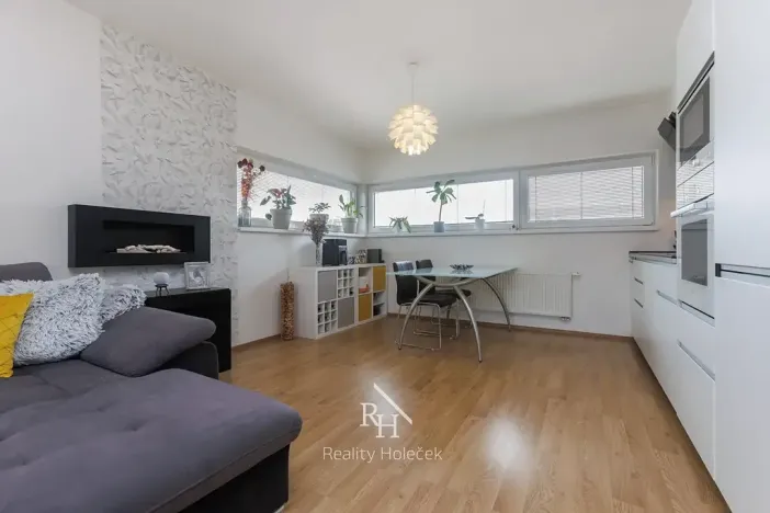 Prodej bytu 2+kk, Buštěhrad, Ořešín, 52 m2