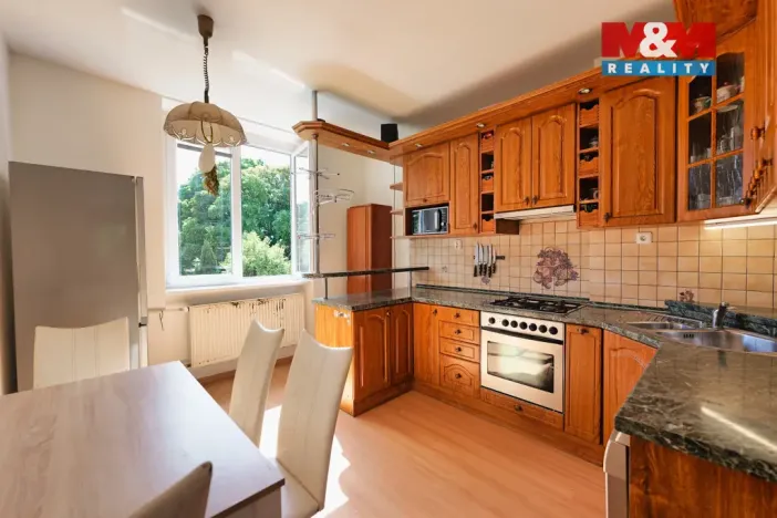 Prodej rodinného domu, Prostějov, Bezručovo nám., 180 m2