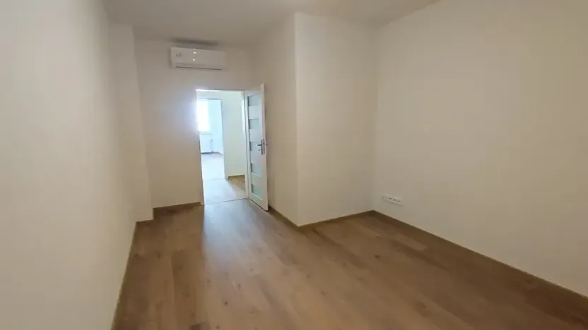 Prodej obchodního prostoru, Praha, Bělohorská, 86 m2