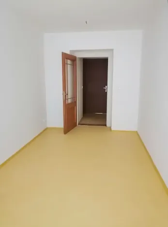 Pronájem kanceláře, Hradec Králové, Gočárova třída, 19 m2