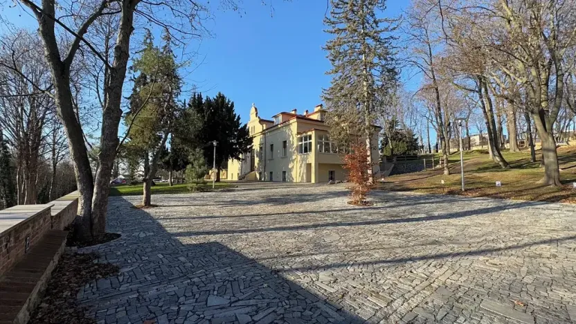 Pronájem kanceláře, Praha - Libeň, Zvonařovská, 56 m2