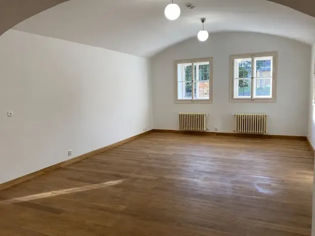 Pronájem kanceláře, Praha - Libeň, Zvonařovská, 56 m2