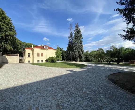 Pronájem kanceláře, Praha - Libeň, Zvonařovská, 56 m2