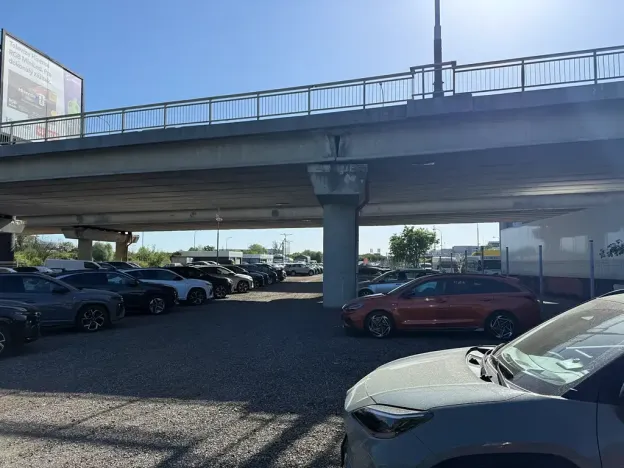 Pronájem komerčního pozemku, Praha, Radiová, 100 m2
