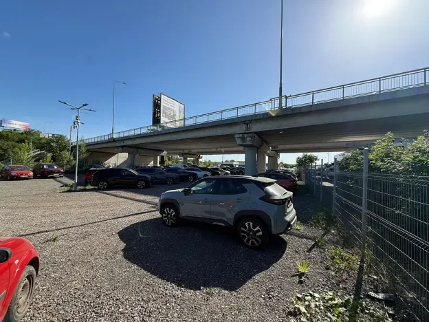 Pronájem komerčního pozemku, Praha, Radiová, 100 m2