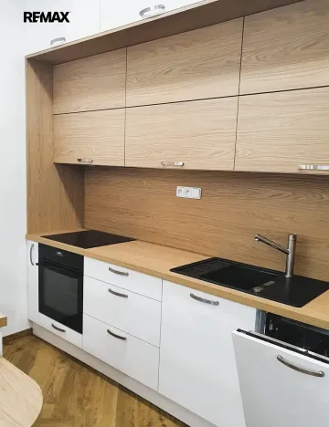Pronájem bytu 2+kk, Praha - Žižkov, Sudoměřská, 66 m2