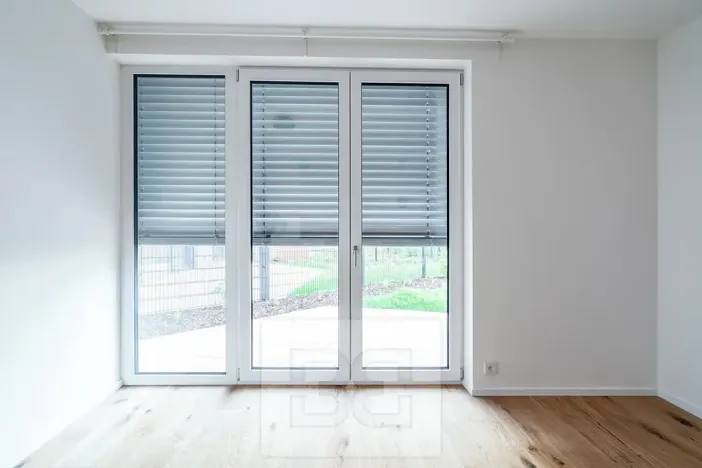 Pronájem bytu 2+kk, Praha - Radlice, U Komína, 55 m2