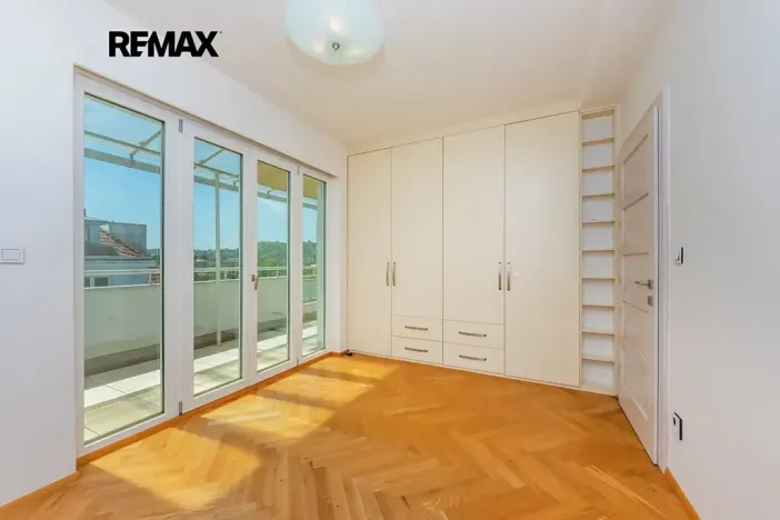 Pronájem bytu 3+kk, Praha - Podolí, U Kublova, 88 m2