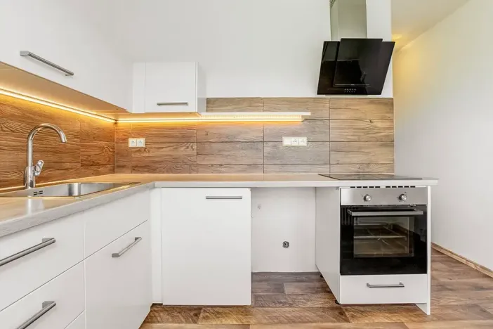 Pronájem bytu 3+1, České Velenice, 67 m2