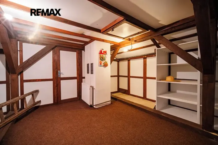Prodej bytu 6+kk a větší, Doksy, Okružní, 412 m2