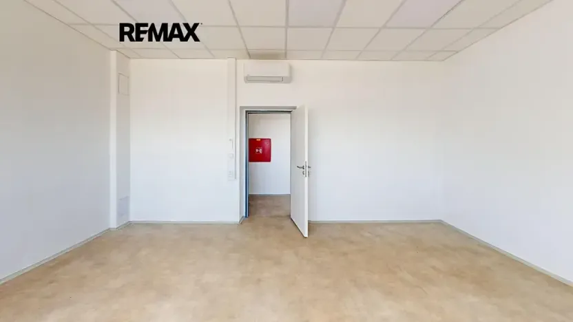 Pronájem kanceláře, Pardubice, Fáblovka, 444 m2