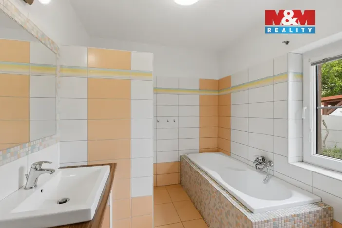 Prodej rodinného domu, Kněževes, U haldy, 155 m2