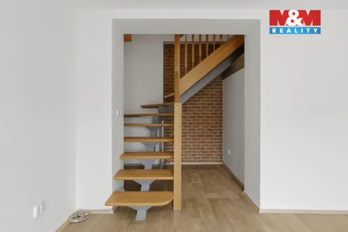 Prodej rodinného domu, Kněževes, U haldy, 155 m2