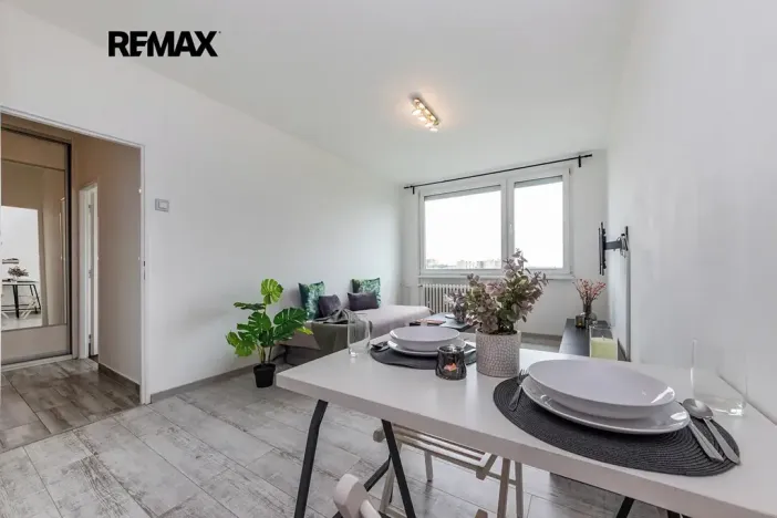 Prodej bytu 2+kk, Praha - Kobylisy, Třebenická, 41 m2