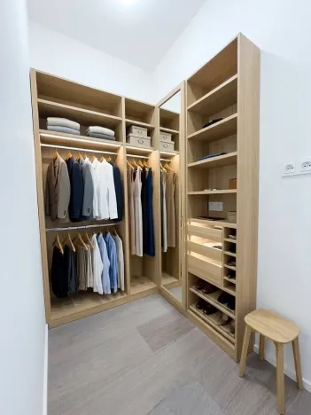 Prodej bytu 5+kk, Praha - Holyně, náměstí Pod lípou, 150 m2