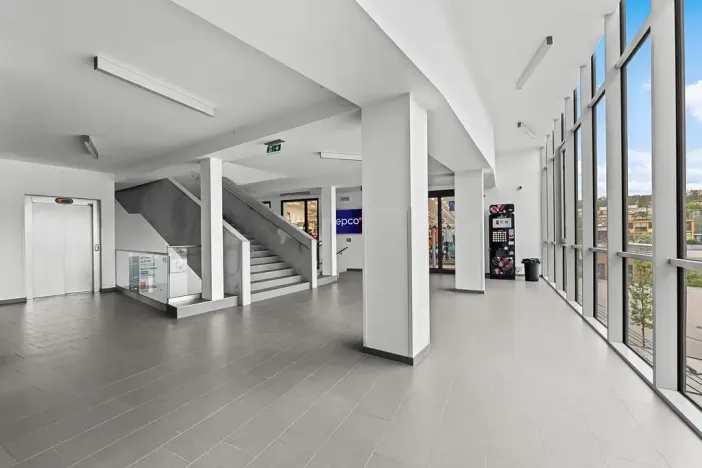 Pronájem obchodního prostoru, Praha - Hloubětín, Poděbradská, 54 m2