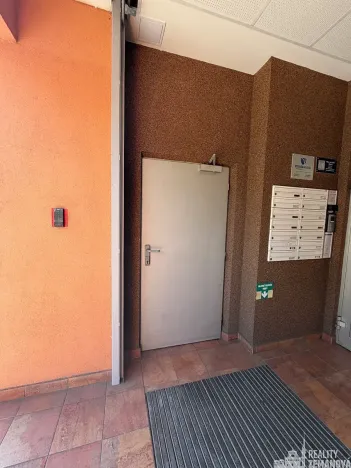 Pronájem obchodního prostoru, Praha - Michle, 323 m2