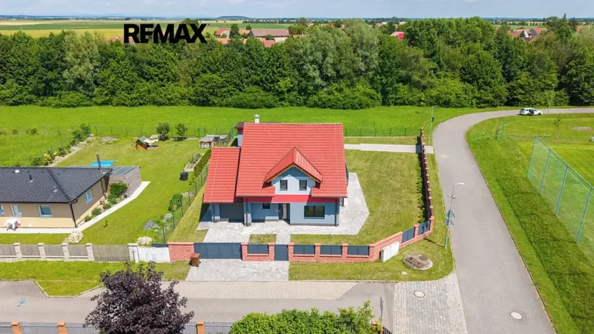 Prodej rodinného domu, Všechlapy, 180 m2