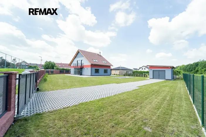 Prodej rodinného domu, Všechlapy, 180 m2