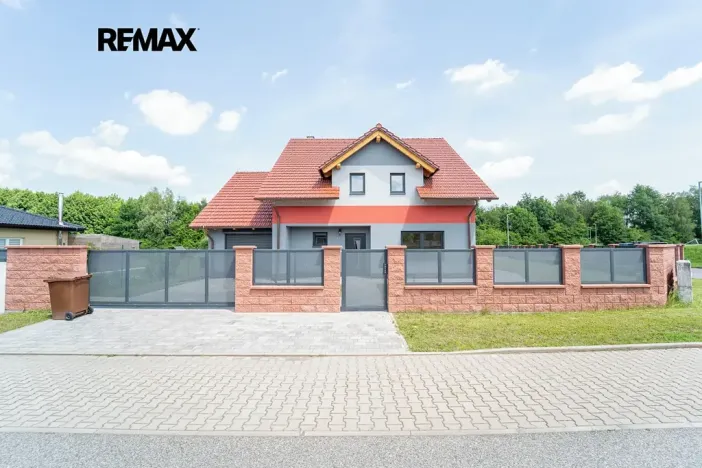 Prodej rodinného domu, Všechlapy, 180 m2