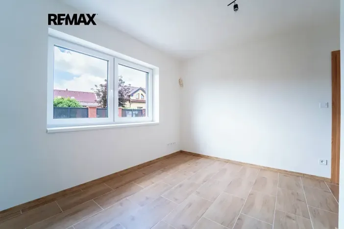 Prodej rodinného domu, Všechlapy, 180 m2