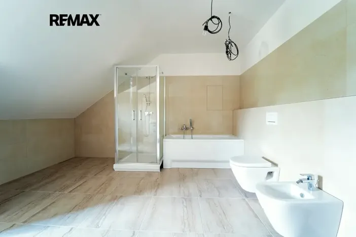 Prodej rodinného domu, Všechlapy, 180 m2