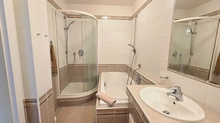 Prodej rodinného domu, Dolní Břežany, Dělnická, 214 m2