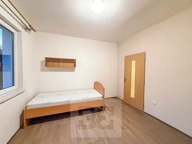 Pronájem bytu 2+1, Ostrov, S. K. Neumanna, 56 m2