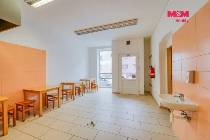 Pronájem obchodního prostoru, Plzeň - Skvrňany, Křimická, 65 m2