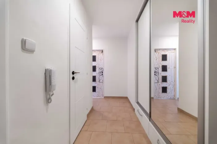 Pronájem bytu 2+kk, Praha, Bruslařská, 40 m2