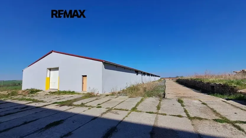 Pronájem skladu, Dolní Chvatliny, 3690 m2